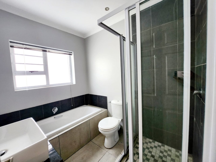 To Let 3 Bedroom Property for Rent in Lovemore Park Eastern Cape